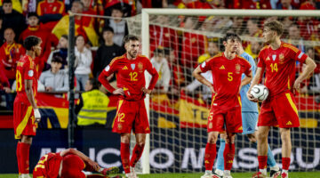مدافع إسبانيا يُلمح لانتقاله إلى ريال مدريد