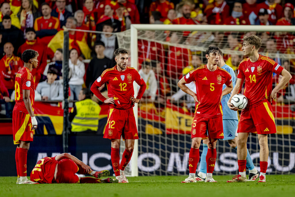 مدافع إسبانيا يُلمح لانتقاله إلى ريال مدريد مدافع إسبانيا يُلمح لانتقاله إلى ريال مدريد