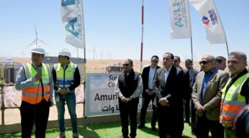 مدبولي يتفقد محطة "أمونت" لطاقة الرياح برأس غارب باستثمارات 700 مليون دولار
