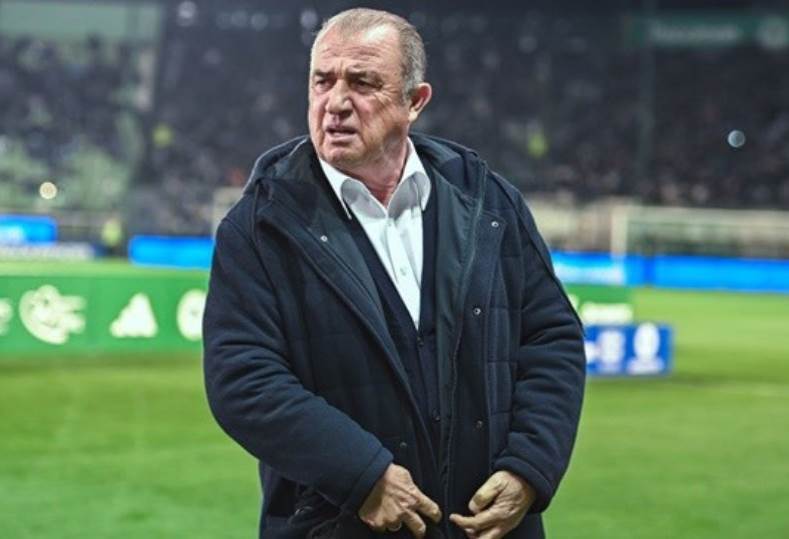 مدرب الشباب: حزين على فقدان نقطتين أمام الهلال مدرب الشباب: حزين على فقدان نقطتين أمام الهلال