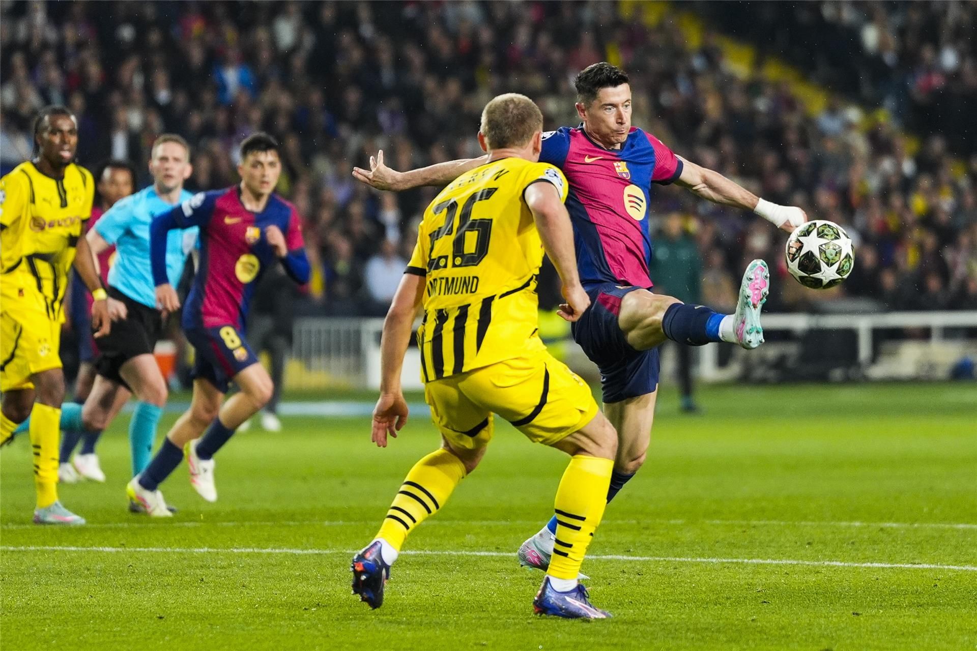 مدير دورتموند: نحتاج أكبر معجزة في تاريخنا أمام برشلونة مدير دورتموند: نحتاج أكبر معجزة في تاريخنا أمام برشلونة
