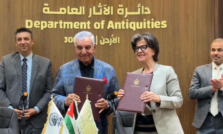 مذكرة تفاهم بين وزارة السياحة بالأردن ومؤسسة زاهي حواس للآثار والتراث مذكرة تفاهم بين وزارة السياحة بالأردن ومؤسسة زاهي حواس للآثار والتراث