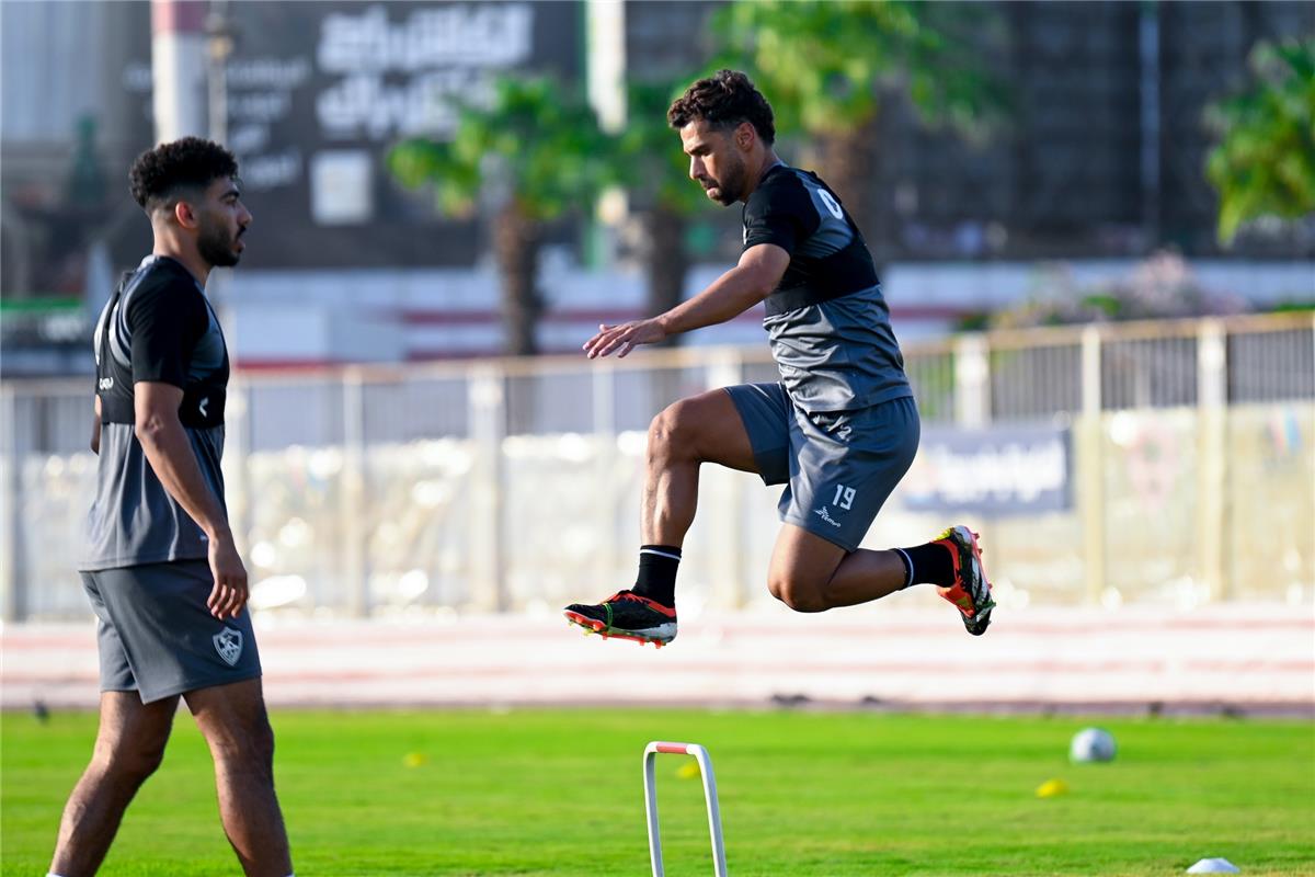 مران الزمالك | تجهيز بدني قوي استعدادًا لمواجهة المصري في الدوري مران الزمالك | تجهيز بدني قوي استعدادًا لمواجهة المصري في الدوري