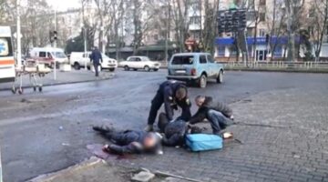 مسئول أوكراني: مقتل وإصابة 10 أشخاص في غارات روسية على خيرسون