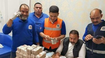 مسعف وسائق يسلمان مبلغًا ماليًا وذهبًا بقيمة 6 ملايين ونصف بالمنيا