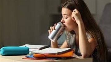 مشروبات الطاقة.. منقذ مؤقت أم خطر صامت يهدد صحتك؟