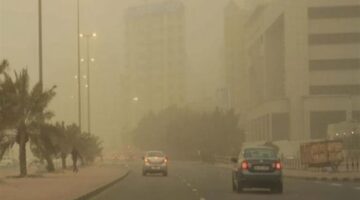 مصر تحت وطأة الرياح.. رمال مثارة وانخفاض الرؤية وتحذير بحري