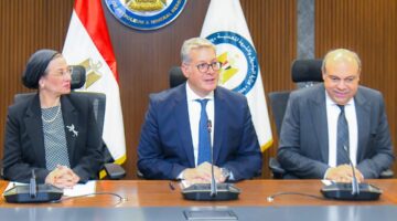 مصر تنتج وقود الطائرات من زيت الطعام المستعمل باستثمارات 530 مليون دولار
