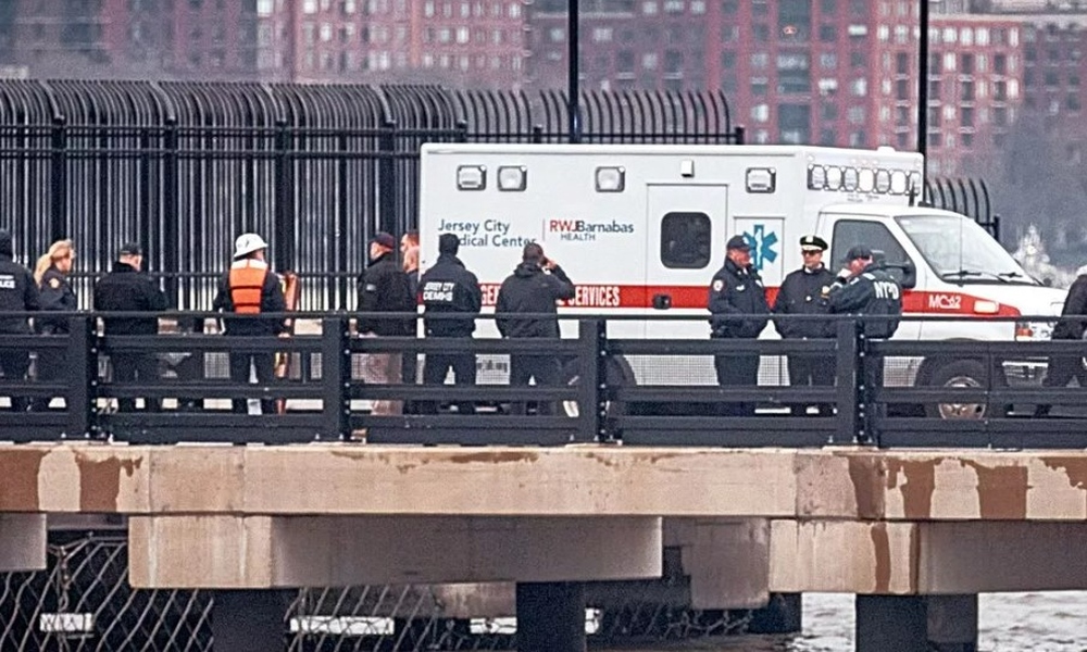 مصرع 6 أشخاص في تحطم مروحية في نيويورك مصرع 6 أشخاص في تحطم مروحية في نيويورك