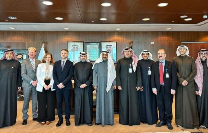 مطار الكويت يجتاز التدقيق الأمني الدوري لمنظمة «إيكاو» بنتائج تفوق المعايير الدولية مطار الكويت يجتاز التدقيق الأمني الدوري لمنظمة «إيكاو» بنتائج تفوق المعايير الدولية