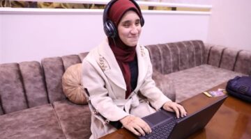 “معلومات الوزراء” يعرض لقاءً مع إحدى طالبات “ذوي الهمم” بعد الاستجابة لطلبها