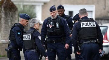 مقتل طالب وإصابة ثلاثة آخرين في حادث طعن بمدرسة غرب فرنسا