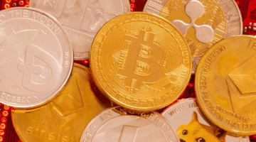 مكاسب في سوق العملات المشفرة بعد موافقة أمريكية على صناديق استثمارية مرتبطة بالريبل