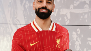 مكمل مشواره في الريدز.. تفاصيل عقد محمد صلاح مع ليفربول بعد التجديد