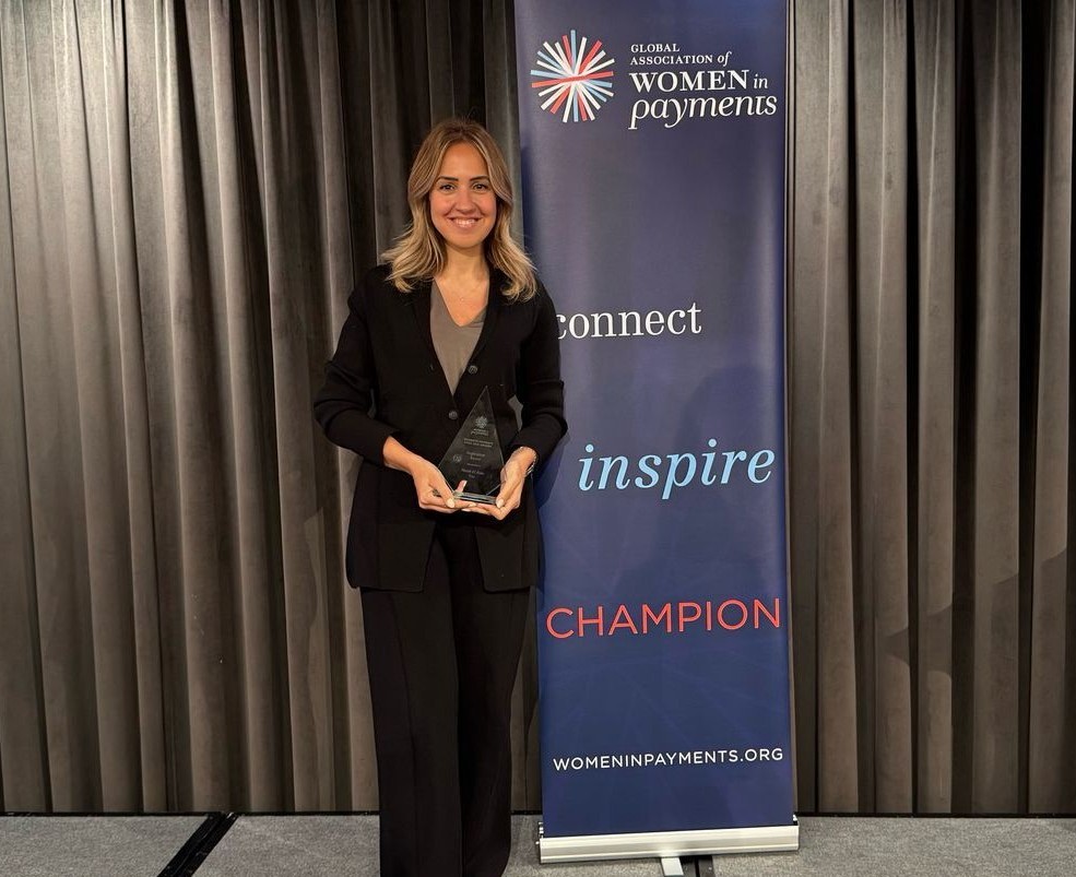 ملاك البابا تحصد جائزة ” Inspiration Award ” لمنطقة أوروبا والشرق الأوسط وإفريقيا ملاك البابا تحصد جائزة ” Inspiration Award ” لمنطقة أوروبا والشرق الأوسط وإفريقيا