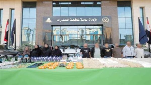 مليار و200 مليون جنيه.. الداخلية تضبط باقي عناصر عصابة الحشيش الصناعي مليار و200 مليون جنيه.. الداخلية تضبط باقي عناصر عصابة الحشيش الصناعي
