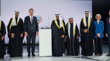 ممثل سمو الأمير يحضر حفل استقبال أقامته على شرفه مجموعة «مرسيدس بنز»
