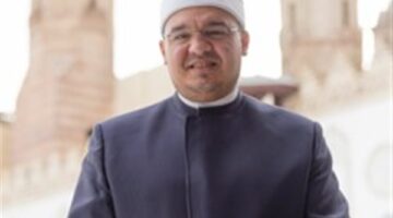 من قطة عمياء لكلاب ضالة.. قصة مؤثرة يرويها الشيخ خليل غريب (فيديو)