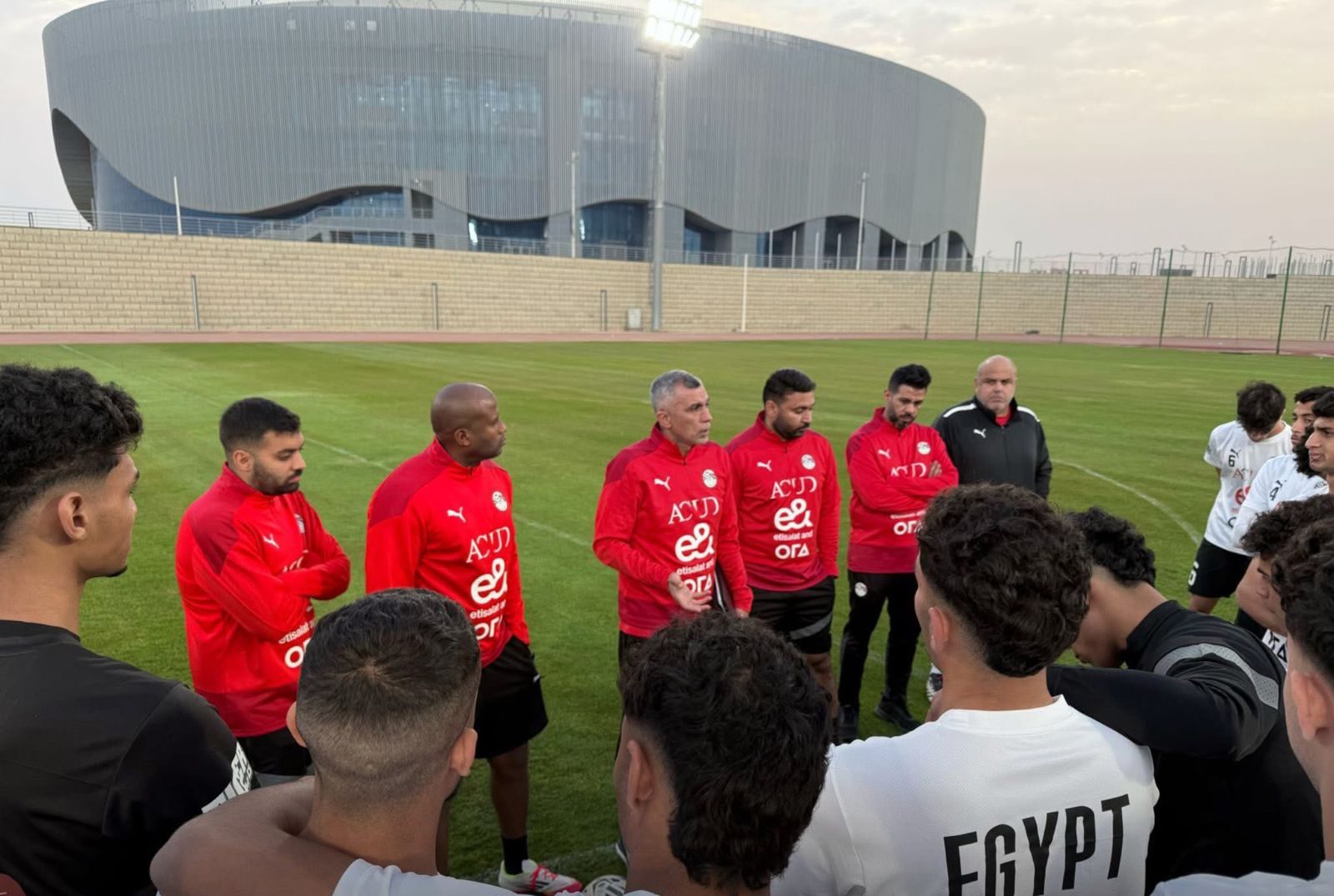 منتخب مصر تحت 20 سنة يواصل تدريباته في معسكر العاصمة.. ونبيه يدرس جنوب أفريقيا بالفيديو منتخب مصر تحت 20 سنة يواصل تدريباته في معسكر العاصمة.. ونبيه يدرس جنوب أفريقيا بالفيديو
