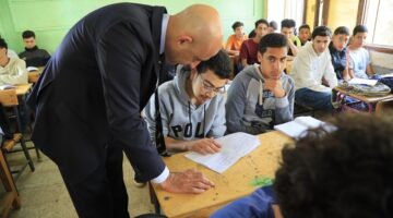 امتحانات الثانوية العامة 2025.. مواعيد النماذج الاسترشادية وتردد قناة مدرستنا 3