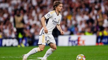 مودريتش يخطط لمستقبله بعد ريال مدريد.. مفاجأة من العيار الثقيل في إنجلترا