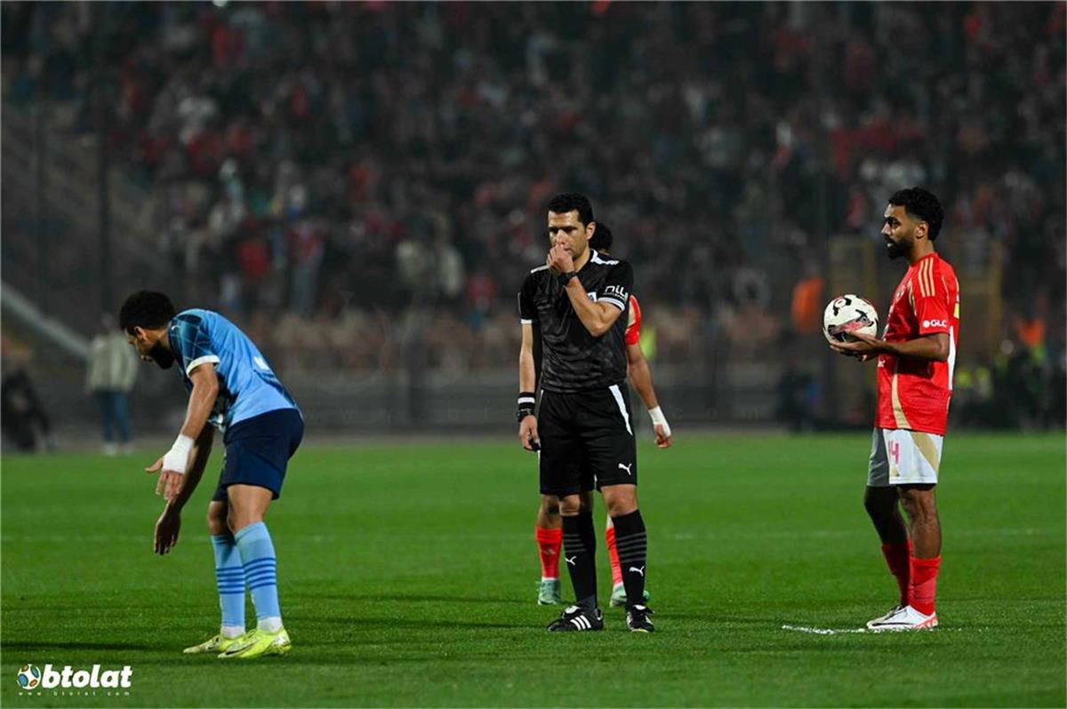 موعد والقناة الناقلة لمباراة الأهلي وبيراميدز اليوم في الدوري المصري.. والمعلق موعد والقناة الناقلة لمباراة الأهلي وبيراميدز اليوم في الدوري المصري.. والمعلق
