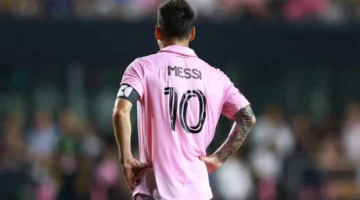 ميسي لا يريد العودة إلى برشلونة.. وهذا موقفه من المباراة التكريمية