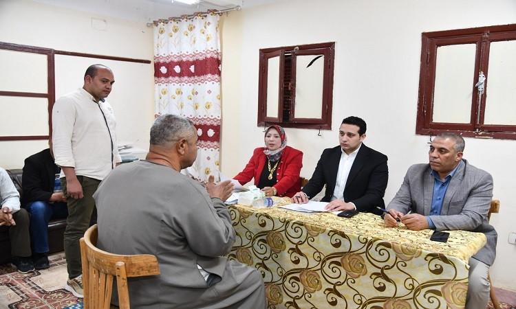 نائب محافظ الفيوم يعقد لقاءً لخدمة المواطنين بقرية دسيا مركز الفيوم نائب محافظ الفيوم يعقد لقاءً لخدمة المواطنين بقرية دسيا مركز الفيوم