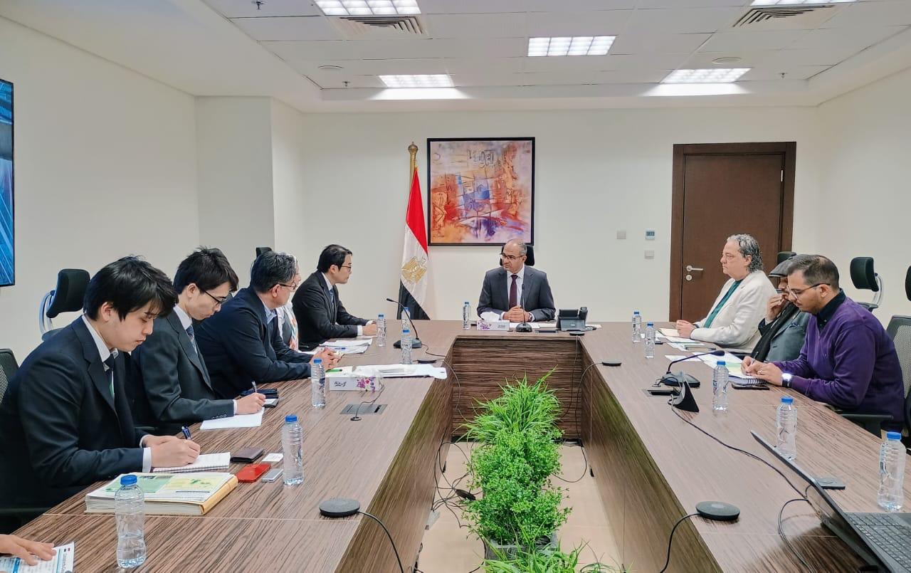 نائب وزير الإسكان يستقبل وفدا يابانيا لبحث الاستثمار في مشروعات البنية التحتية