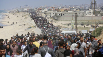 نزوح نحو نصف مليون فلسطيني مجددًا من قطاع غزة خلال الشهر الماضي