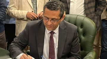نقيب الصحفيين يتواصل مع وزير الإسكان لتخصيص 750 وحدة سكنية للصحفيين