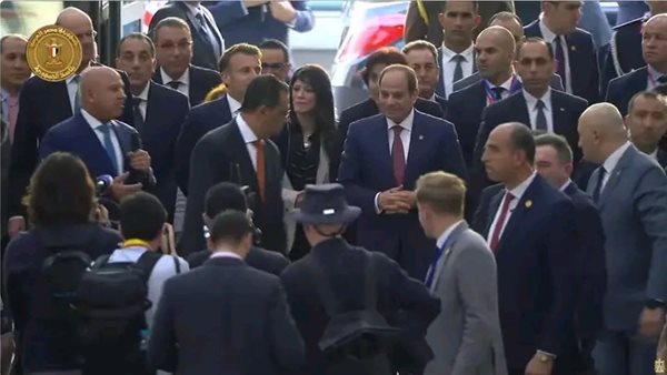 نموذج في التفاني والالتزام.. القومية للأنفاق تشكر موظفيها بعد زيارة ماكرون للخط الثالث نموذج في التفاني والالتزام.. القومية للأنفاق تشكر موظفيها بعد زيارة ماكرون للخط الثالث
