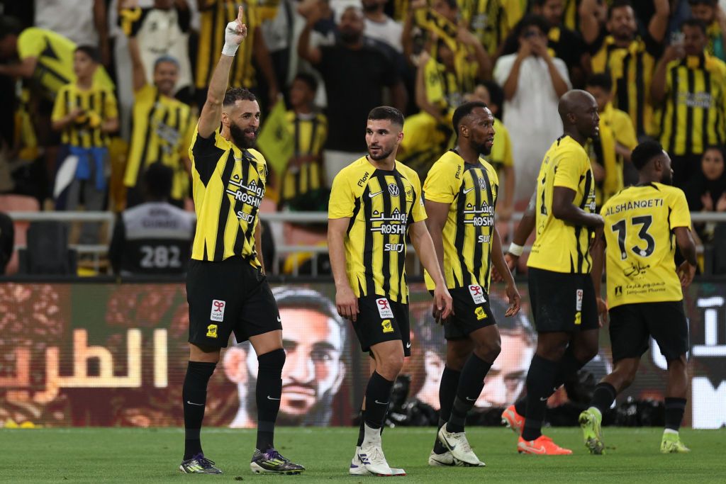نور: الدوري السعودي محسوم للاتحاد.. لكن لماذا يلعب الهلال أولًا؟ نور: الدوري السعودي محسوم للاتحاد.. لكن لماذا يلعب الهلال أولًا؟