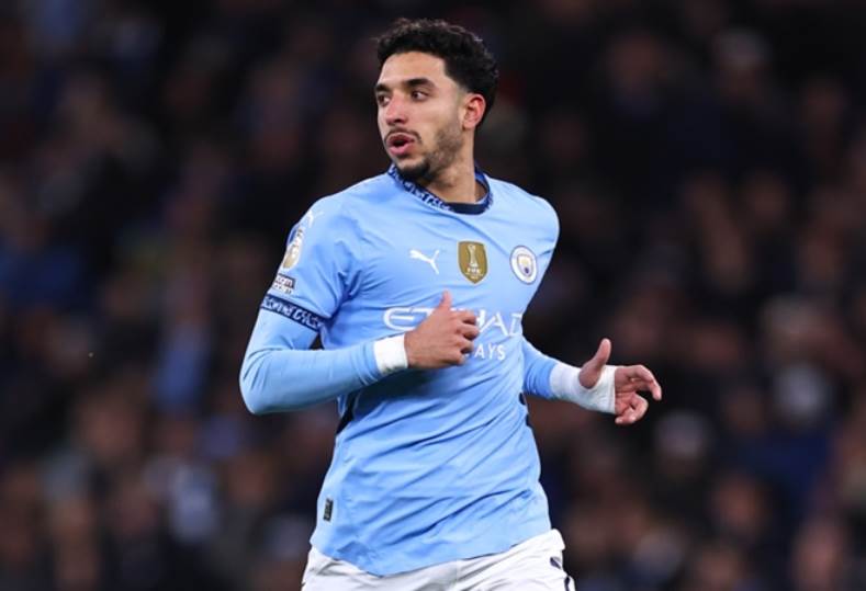 نيفيل: عمر مرموش لاعب رائع وسريع نيفيل: عمر مرموش لاعب رائع وسريع