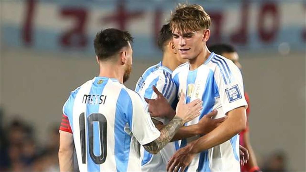 نيكو باز يصدم ريال مدريد ويؤكد: أحلم باللعب مع لامين يامال مثلما فعلت مع ميسي نيكو باز يصدم ريال مدريد ويؤكد: أحلم باللعب مع لامين يامال مثلما فعلت مع ميسي
