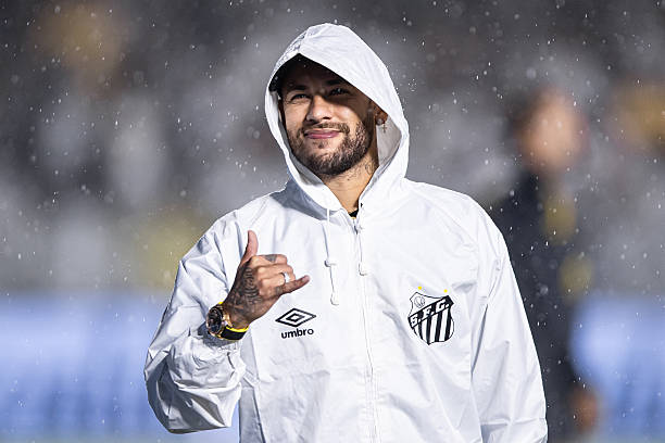 نيمار يعود لتدريبات سانتوس بعد غياب شهر نيمار يعود لتدريبات سانتوس بعد غياب شهر