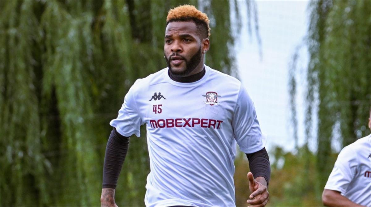“هرب من الزمالك وواجه قدره في الصين”.. بوبيندزا يلقى مصرعه في ظروف غامضة “هرب من الزمالك وواجه قدره في الصين”.. بوبيندزا يلقى مصرعه في ظروف غامضة