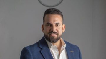 هشام العيسوي: إلغاء تعدد الرسوم دفعة قوية لتمكين قطاع الحرف اليدوية وتعزيز تنافسيته عالميًا