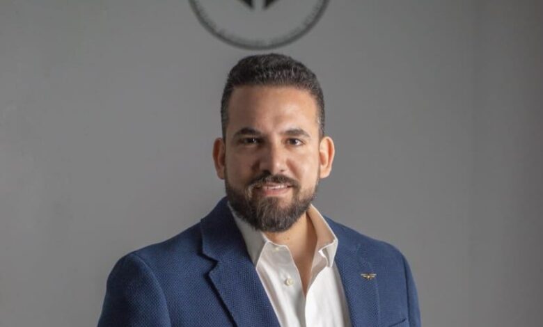 هشام العيسوي: إلغاء تعدد الرسوم دفعة قوية لتمكين قطاع الحرف اليدوية وتعزيز تنافسيته عالميًا هشام العيسوي: إلغاء تعدد الرسوم دفعة قوية لتمكين قطاع الحرف اليدوية وتعزيز تنافسيته عالميًا