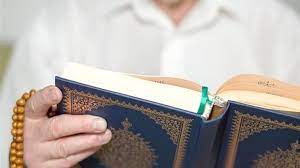 هل أقطع قراءة القرآن وأرد السلام؟ ..دار الإفتاء تحسم الجدل