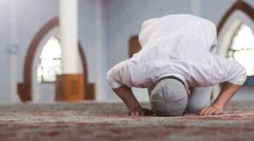 هل يجوز الجمع بين سنة الفجر وتحية المسجد ؟