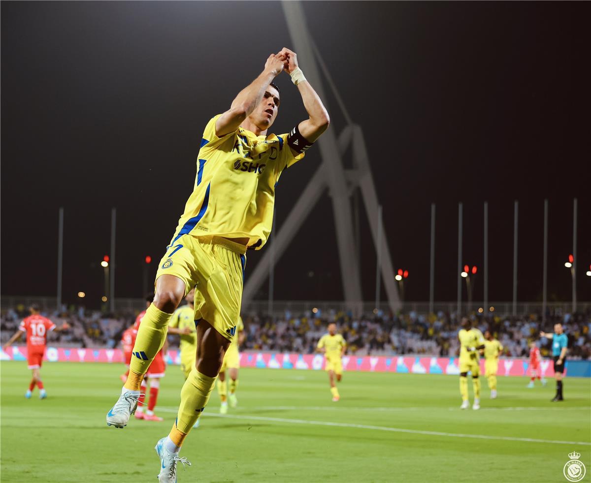 هل يُشارك رونالدو مع الأهلي في كأس العالم للأندية؟.. شوبير ينهي الجدل هل يُشارك رونالدو مع الأهلي في كأس العالم للأندية؟.. شوبير ينهي الجدل
