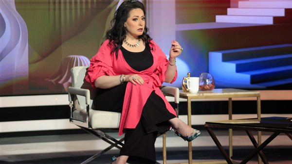 هند عاكف: «أنا فتاة أحلام جيل التسعينات والناس بتدور عليا علشان تشوفني» هند عاكف: «أنا فتاة أحلام جيل التسعينات والناس بتدور عليا علشان تشوفني»