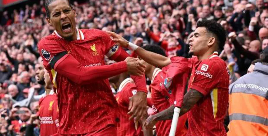 محمد صلاح يقود تشكيل ليفربول أمام أرسنال محمد صلاح يقود تشكيل ليفربول أمام أرسنال