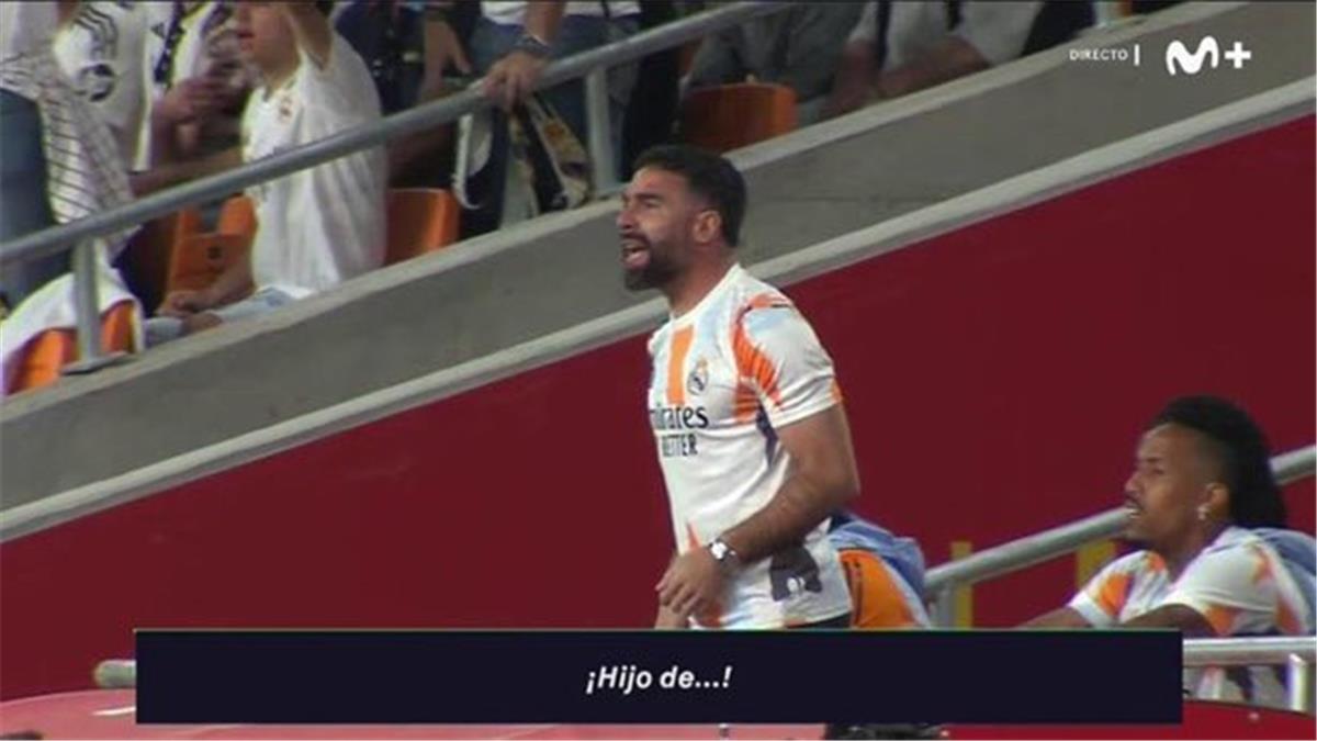وابل ألفاظ نابية.. كارفاخال يسب حكم مباراة ريال مدريد وبرشلونة وابل ألفاظ نابية.. كارفاخال يسب حكم مباراة ريال مدريد وبرشلونة