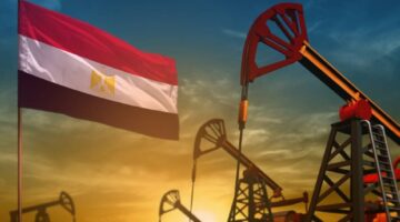 وزارة البترول المصرية تعلن ثلاثة اكتشافات للزيت الخام والغاز بالصحراء الغربية