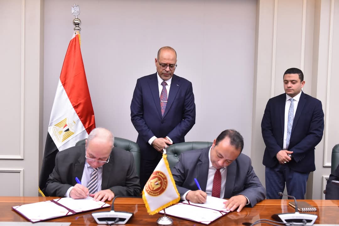 وزارة العمل توقع بروتوكول تعاون مع شركة كومبليو للخدمات التوظيفية الإيطالية وزارة العمل توقع بروتوكول تعاون مع شركة كومبليو للخدمات التوظيفية الإيطالية
