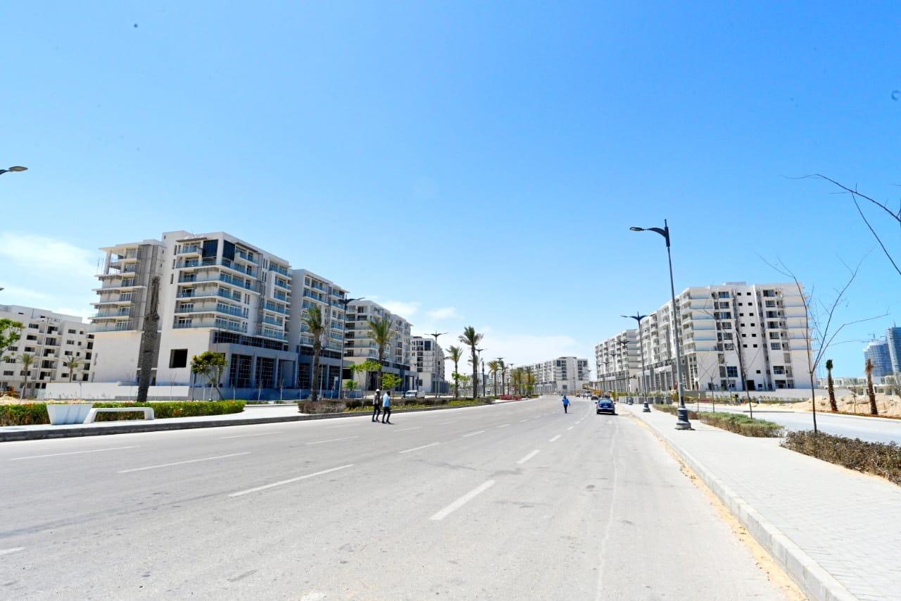 وزير الإسكان: إنشاء 7956 وحدة متنوعة بمشروع مزارين العلمين الجديدة وزير الإسكان: إنشاء 7956 وحدة متنوعة بمشروع مزارين العلمين الجديدة
