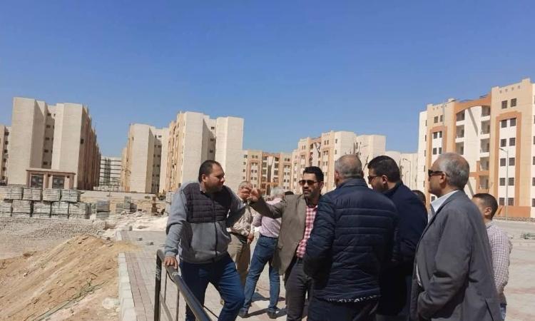 وزير الإسكان يتابع موقف تنفيذ وحدات "سكن لكل المصريين"بمدينة العبور الجديدة وزير الإسكان يتابع موقف تنفيذ وحدات "سكن لكل المصريين"بمدينة العبور الجديدة