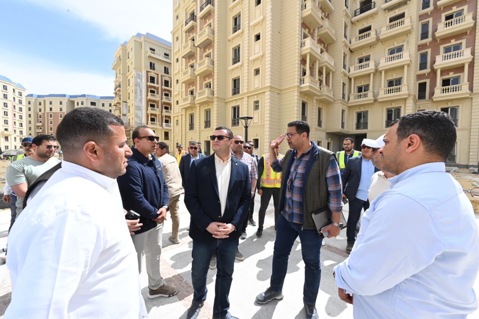وزير الإسكان يتفقد مشروع الحي اللاتيني بالعلمين الجديدة وزير الإسكان يتفقد مشروع الحي اللاتيني بالعلمين الجديدة